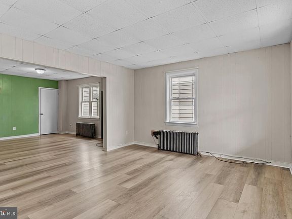 3rd image of 425 Fairview Ave