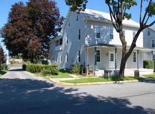 116 N Robeson St, Robesonia, PA 19551