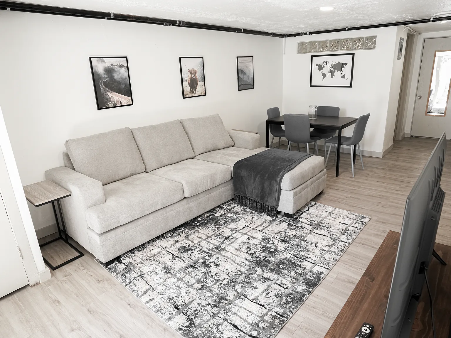 1 bed, 734 sqft, $1,695 — Photo 1