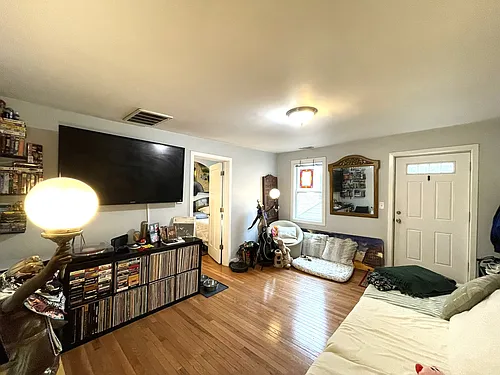 1516 W 18th Pl #2R Photo 1 1516 W 18th Pl #2R Photo 1