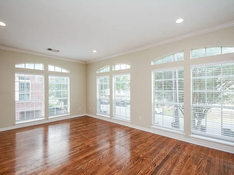 2022 Fairview Ave — Photo 16