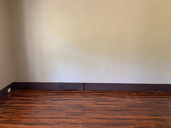 4th image of 424 Winslow Ave