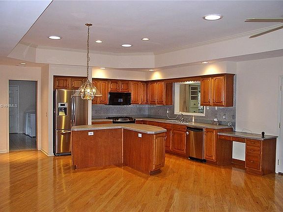 5th image of 2 Elm Wood Ct