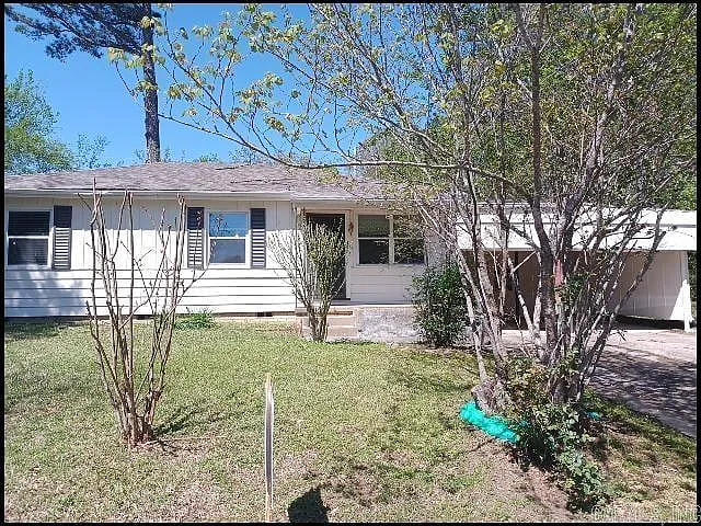 166 Tulane — Photo 1