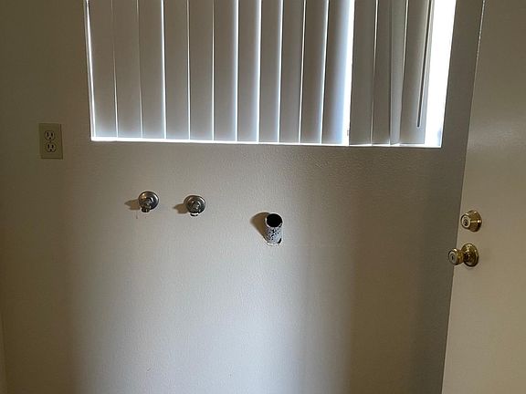 3rd image of 9949 Cedar St #17