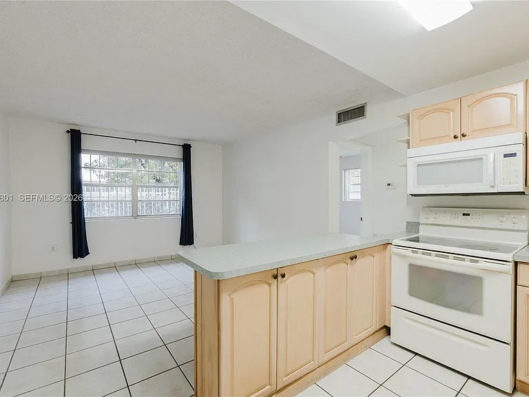 747 NW 13th Ave #3 — Photo 2