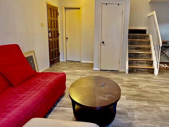4th image of 887 Dublin Dr APT B