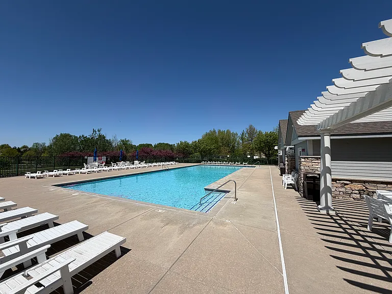 11007 Oak Grove Cir #B — Photo 26
