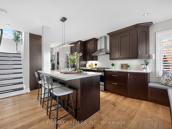 4th image of 19 Park Ln