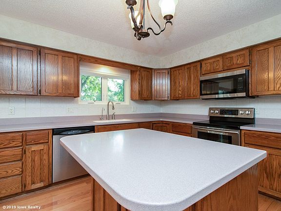5th image of 6003 Dogwood Cir