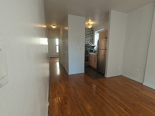 5th image of 405 Manhattan Ave APT 2