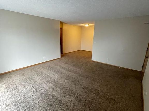 2nd image of 01-5016 Emerald Dr #1