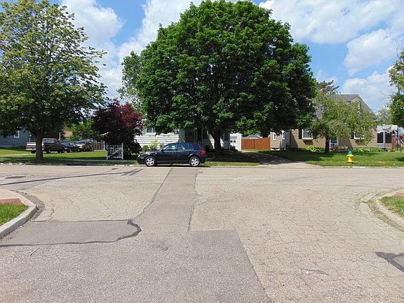 5th image of 2800 White Oak Dr