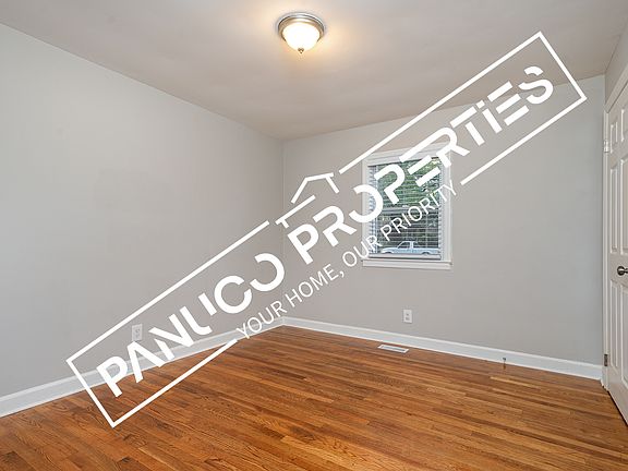 4th image of 2860 Lansdowne Dr