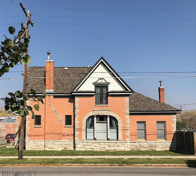 2nd image of 521 Maple St