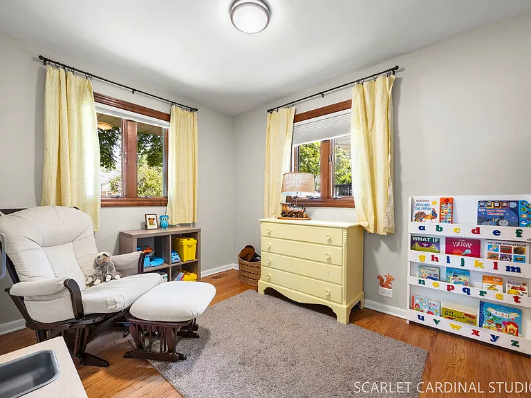 363 Marion Ave — Photo 11