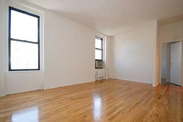 Rented by Buchbinder & Warren | media 18