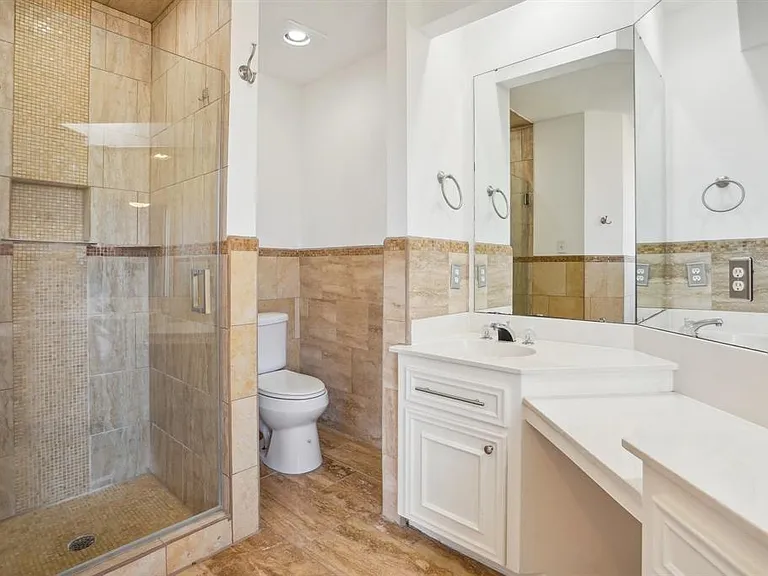 1725 Enterprise Ave — Photo 17