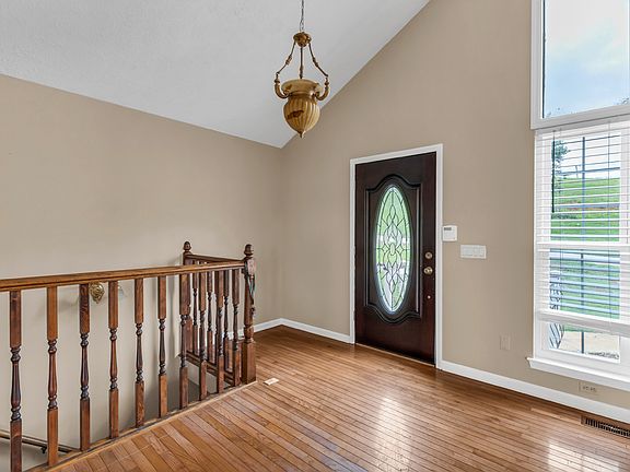 4th image of 7918 Holly Hills Dr