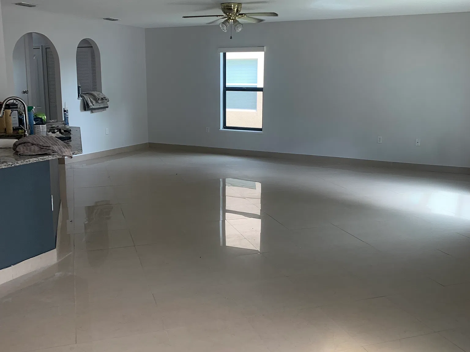 4 bed, 2.5 bath, 2410 sqft, $2,900 — Photo 2