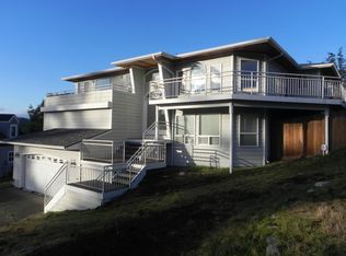 363 Hill Park Ct, Camano Island, WA 98282