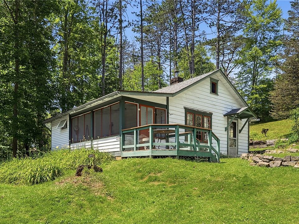 1st image of 125 Creek Side Ln