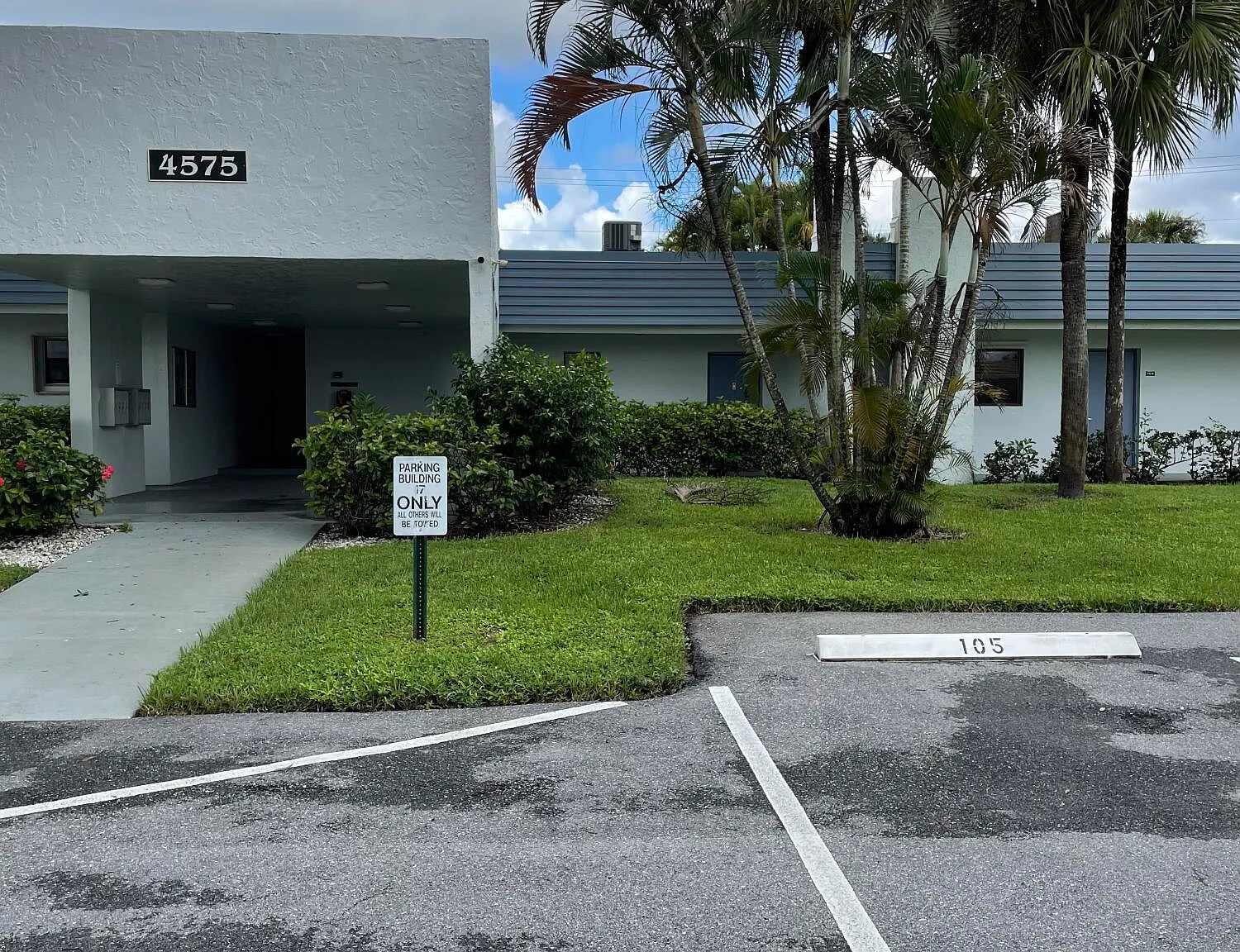 1 bed, 1.0 bath, 900 sqft, $1,350 — Photo 2