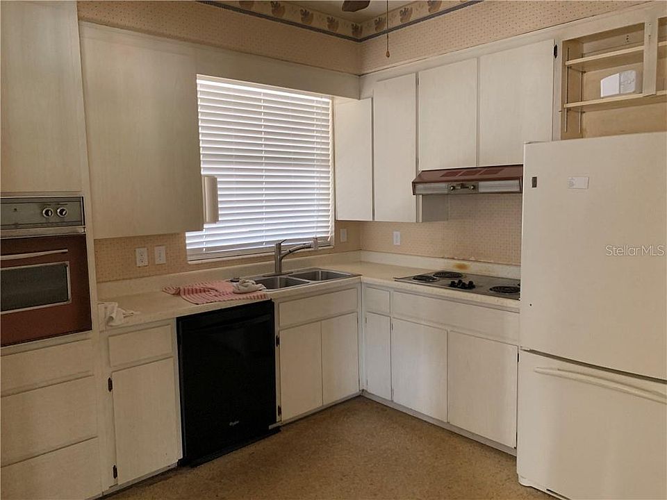2nd image of 1824 Antigua Dr