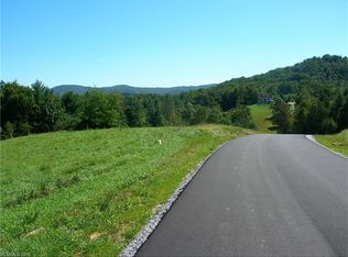 170 Hidden Knoll Dr, Hendersonville, NC 28792