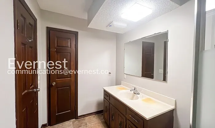 2356 S Crysler Ave — Photo 19