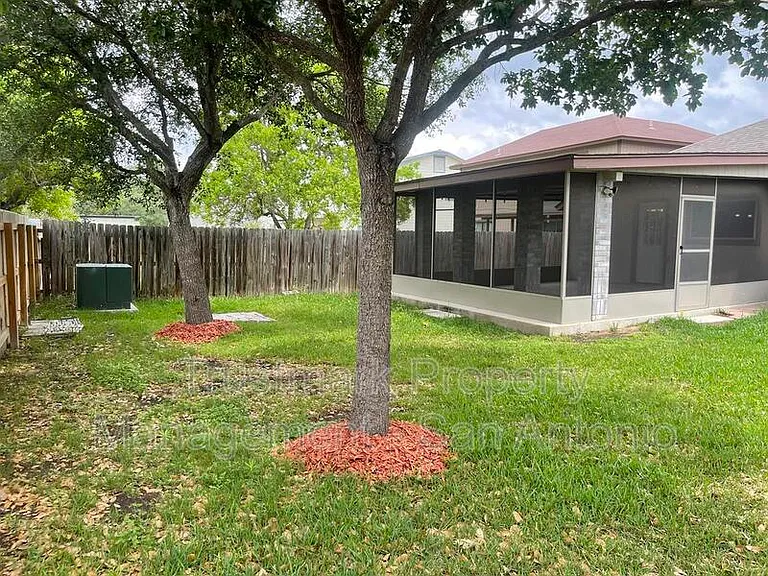 8335 Bent Meadow Dr — Photo 38