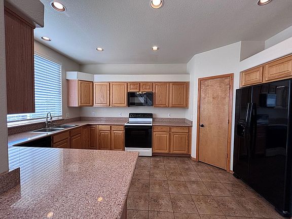 4th image of 7019 Hillock Dr