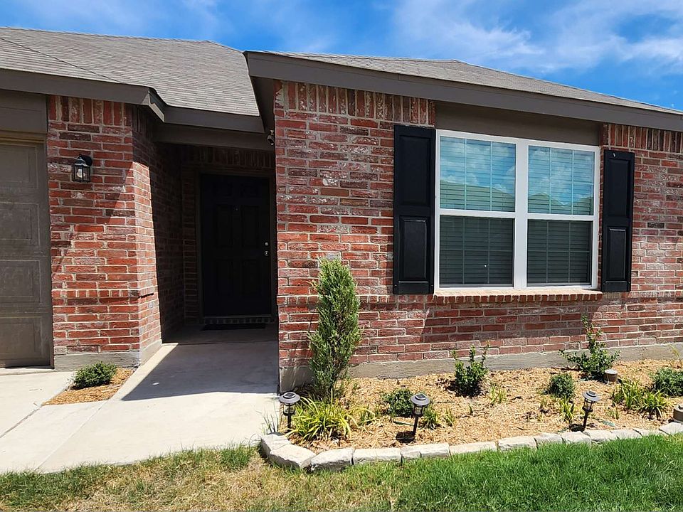 1st image of 2205 Village Creek Ln