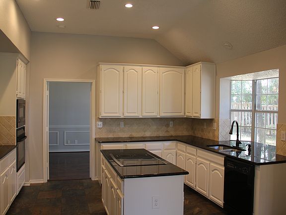 5th image of 2780 Elmtree Dr