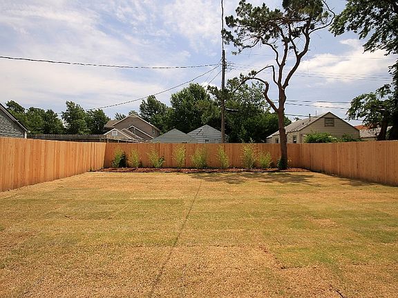 Great yard with sprinkler system