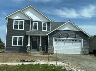 1718 Arthurs Pass, Oconomowoc, WI 53066