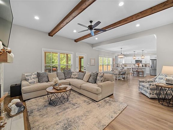 5th image of 7507 Monty Dr