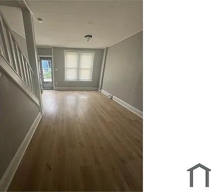 2 bed, 900 sqft, $1,300 — Photo 2