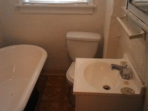 3rd image of 5118 Palm St APT 2E