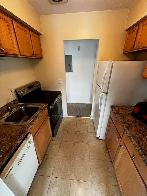 1st image of 2885 Pease Dr