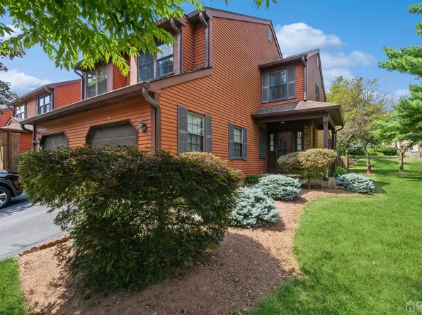 2 Bayberry Dr, Somerset, NJ 08873