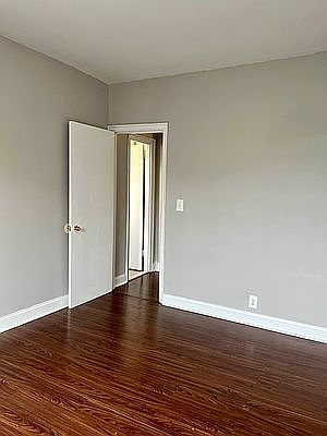 5th image of 2804 Bronx Park E #Pfifty3
