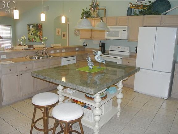 5th image of 1406 SE 5th Ct