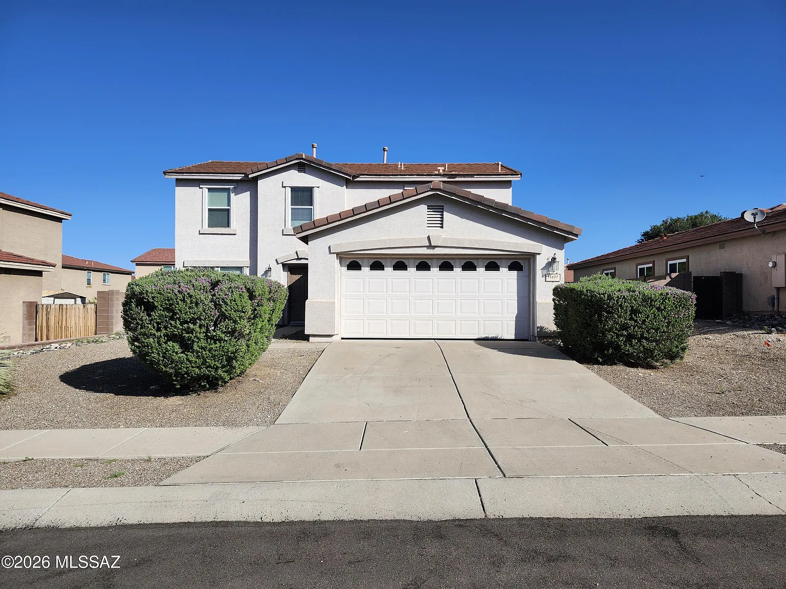 3 bed, 2.5 bath, 2179 sqft, $2,050 — Photo 1