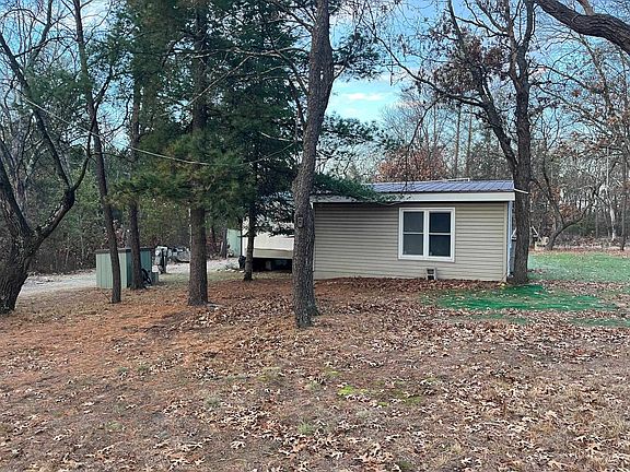 3rd image of 731 W 15th Dr