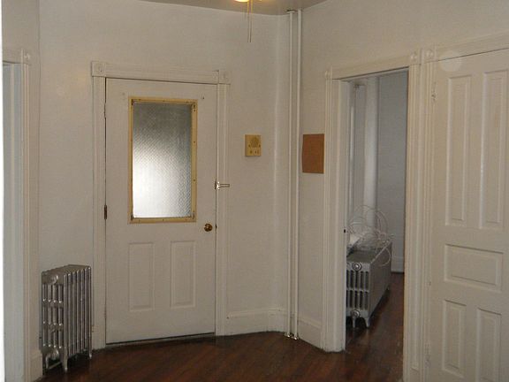4th image of 46 E Stewart Ave Floor 2