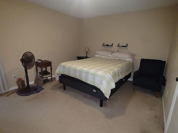 4th image of 9913 Wood Ave