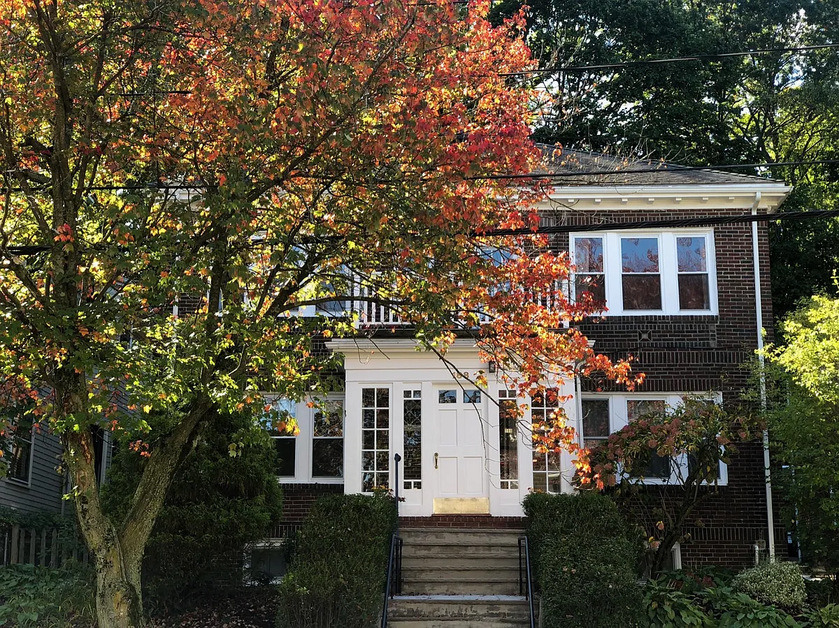 Photo 1 of 15 - 188 Winchester St #1 - Brookline, MA Primary Photo - 188 Winchester St #1