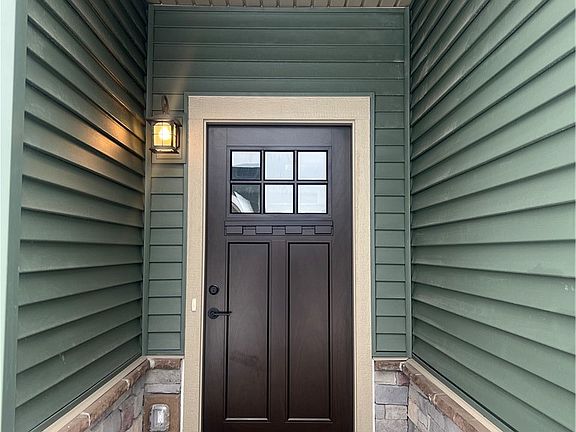 3rd image of 107 Hemingway Ln