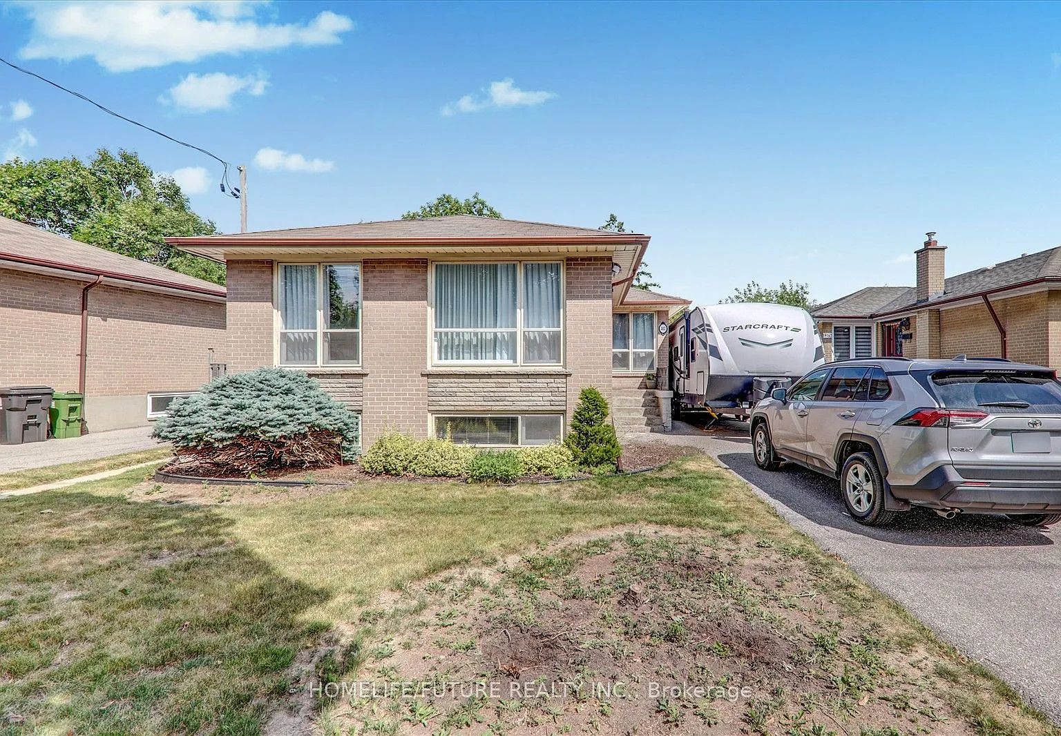 3 bed, $1,900 — Photo 1